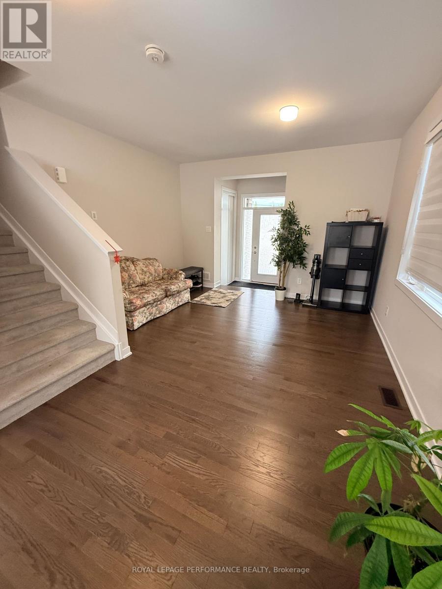 208 Falsetto St, Ottawa, Ontario  K1W 0S2 - Photo 9 - X13500822