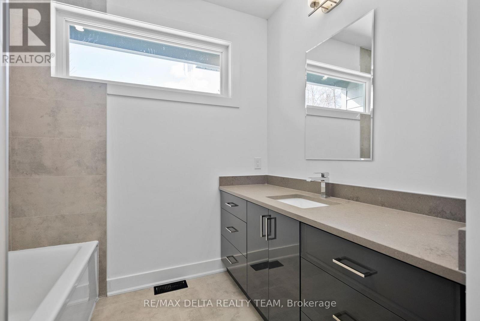 43 St Claire Avenue, Ottawa, Ontario  K2G 2A1 - Photo 34 - X13500922