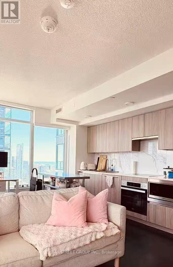 4905 - 3 Concord Cityplace Way, Toronto, Ontario  M5V 0X4 - Photo 9 - C13089726