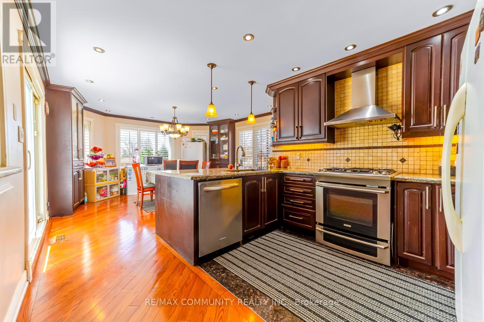 56 Cedar Brae Boulevard, Toronto, Ontario  M1J 2K5 - Photo 12 - E13491696