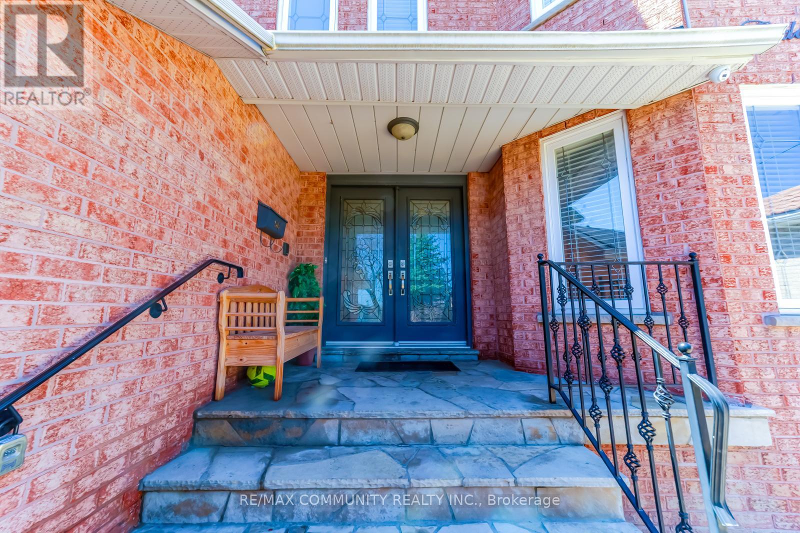 56 Cedar Brae Boulevard, Toronto, Ontario  M1J 2K5 - Photo 5 - E13491696