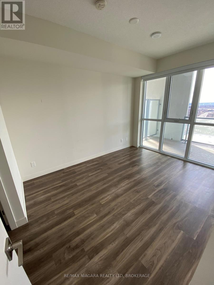 2105 - 2087 Fairview Street, Burlington, Ontario  L2R 0E5 - Photo 10 - W13500760