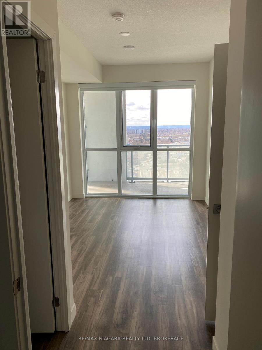 2105 - 2087 Fairview Street, Burlington, Ontario  L2R 0E5 - Photo 11 - W13500760