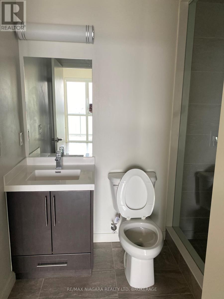 2105 - 2087 Fairview Street, Burlington, Ontario  L2R 0E5 - Photo 13 - W13500760
