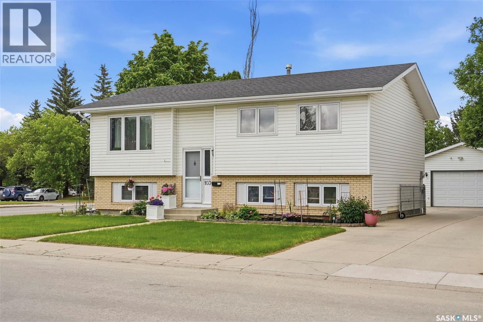 103 Nordstrum Road, Saskatoon, Saskatchewan  S7K 6P9 - Photo 2 - SK040943