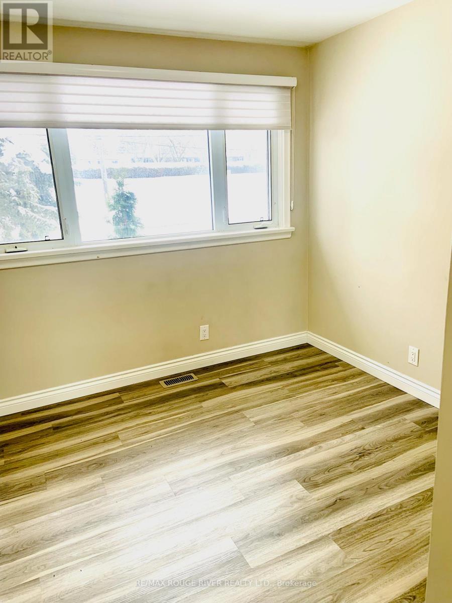 Upper - 513 Rossland Road E, Oshawa, Ontario  L1G 2X4 - Photo 11 - E13500834