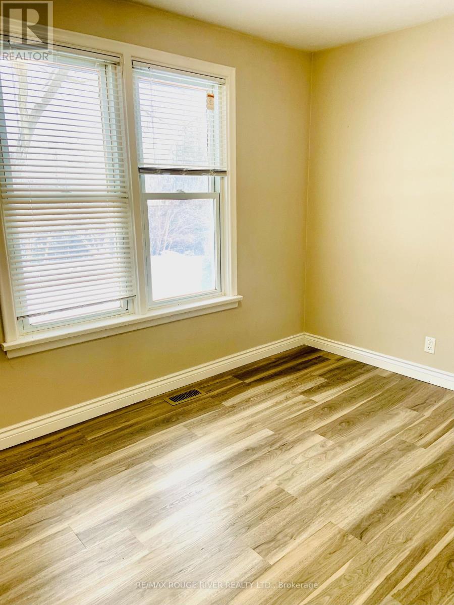 Upper - 513 Rossland Road E, Oshawa, Ontario  L1G 2X4 - Photo 12 - E13500834