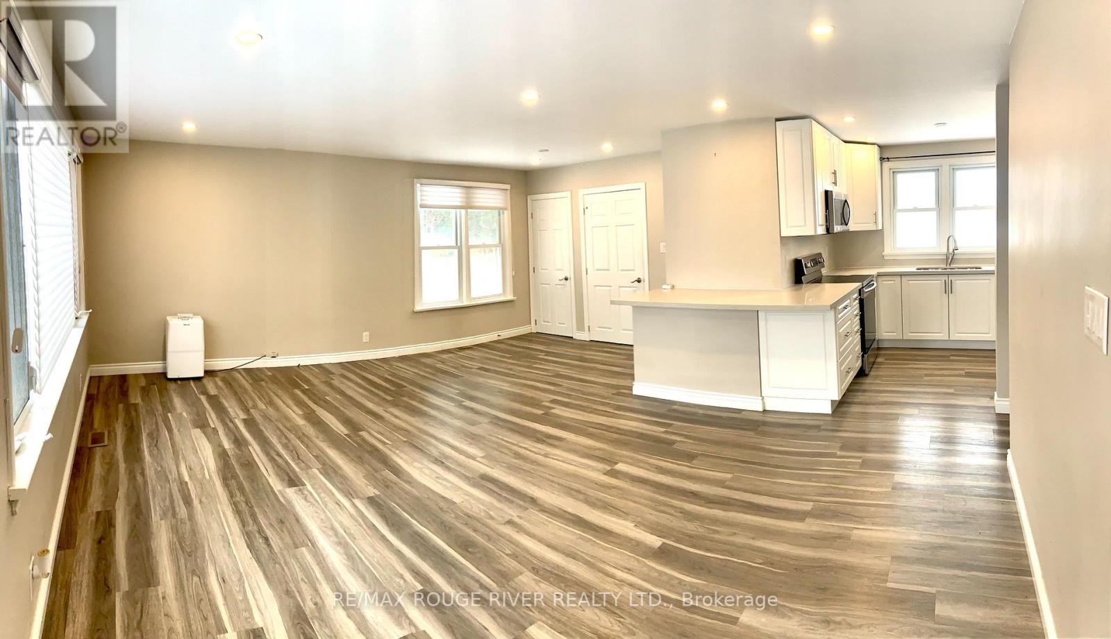 Upper - 513 Rossland Road E, Oshawa, Ontario  L1G 2X4 - Photo 5 - E13500834