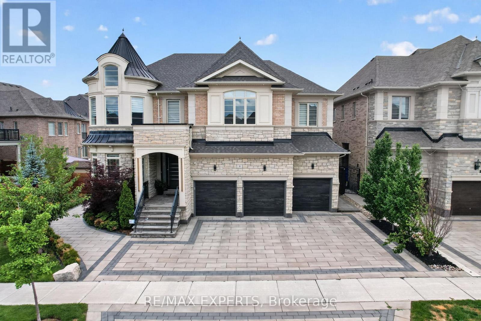 9 GLEN ABBEY TRAIL, Vaughan, Ontario