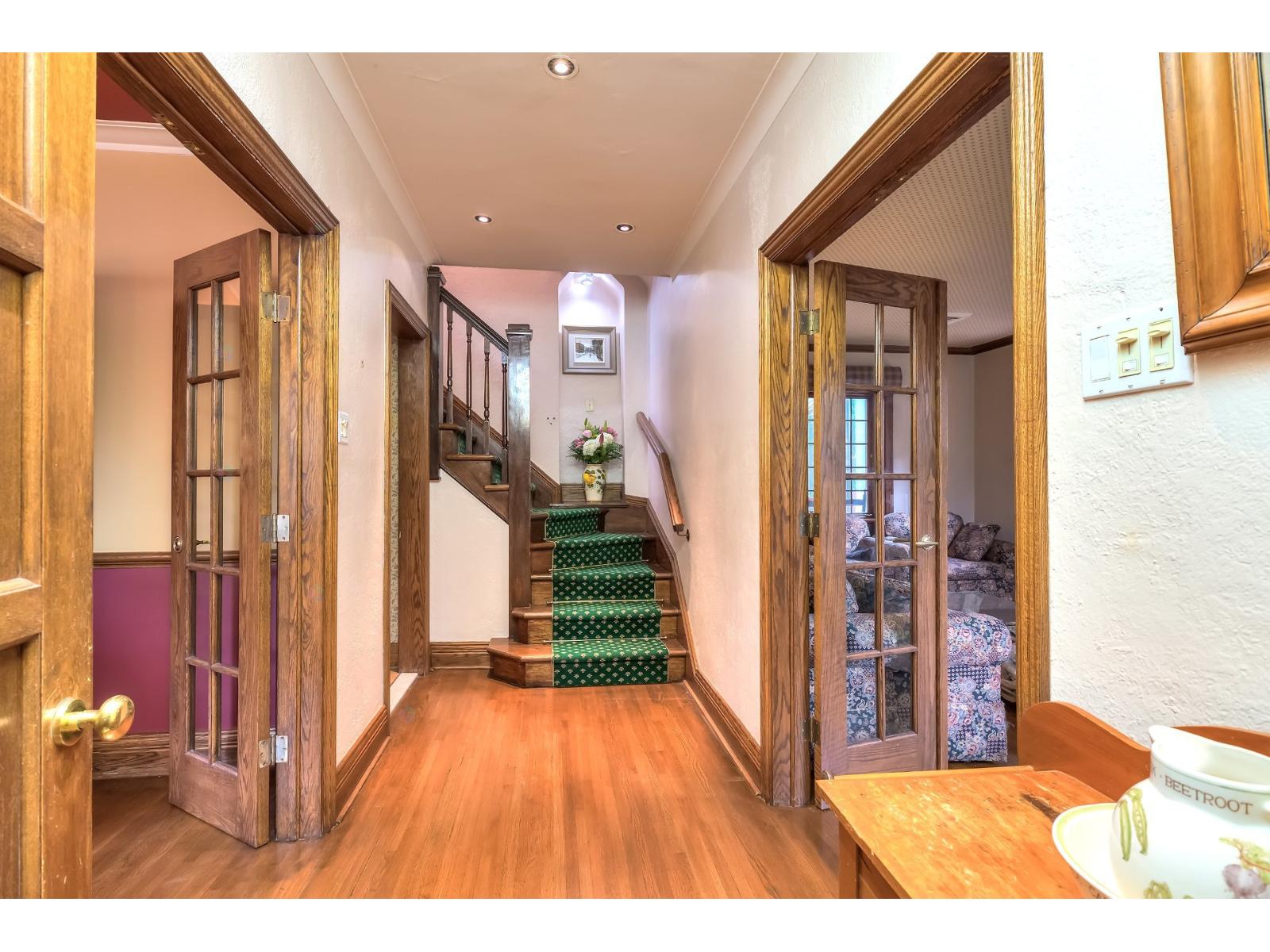 43 Rue Finchley Hampstead Quebec Canada H3X2Z6 3