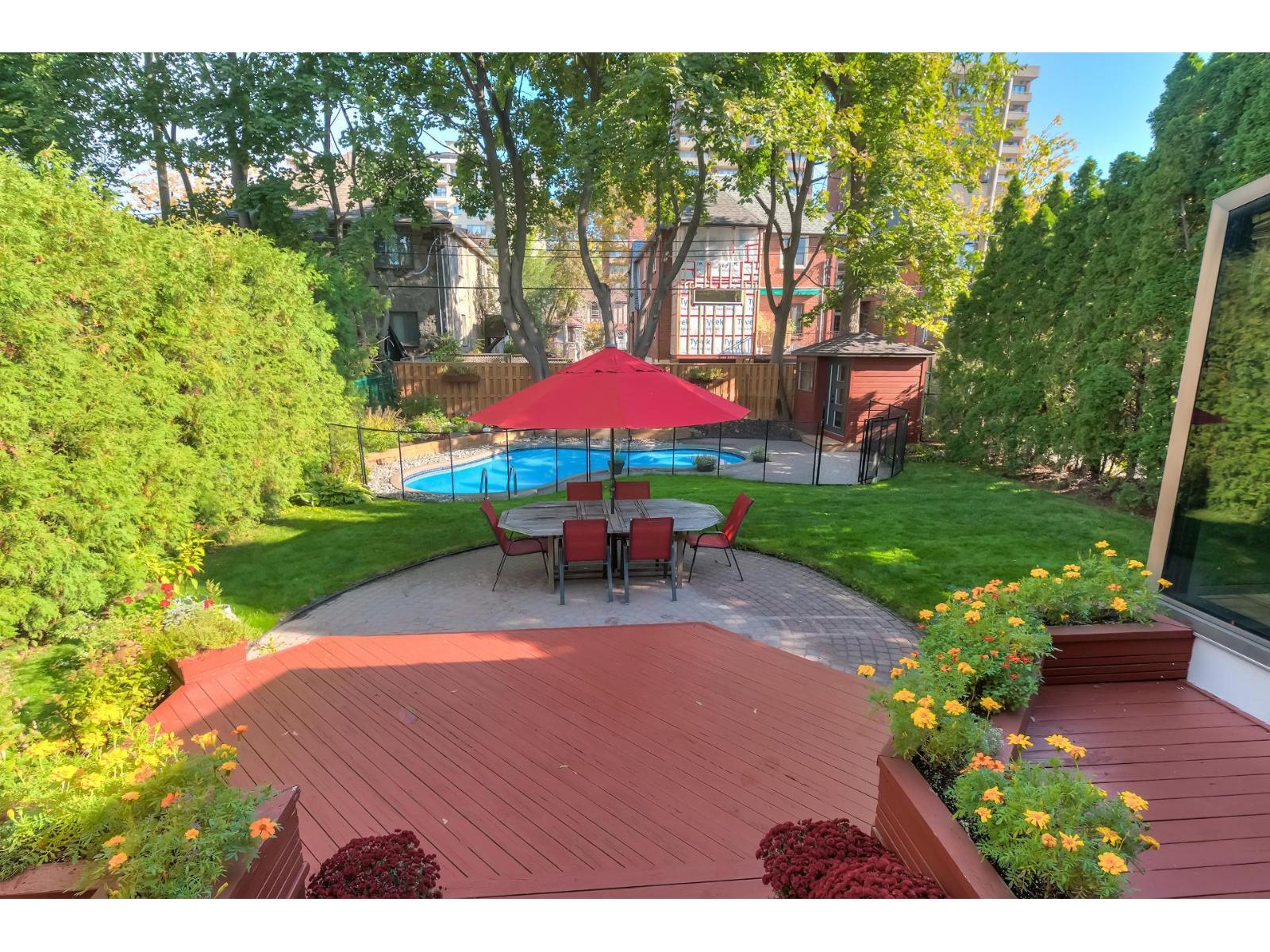 43 Rue Finchley Hampstead Quebec Canada H3X2Z6 2