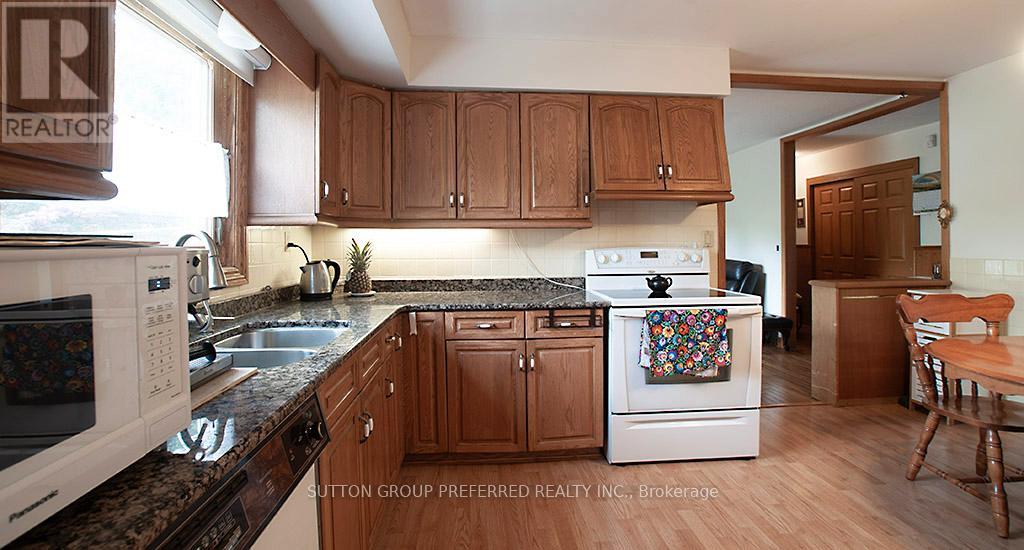 802 Phyllis Street, London South (South E), Ontario  N6J 2Z5 - Photo 4 - X13501012