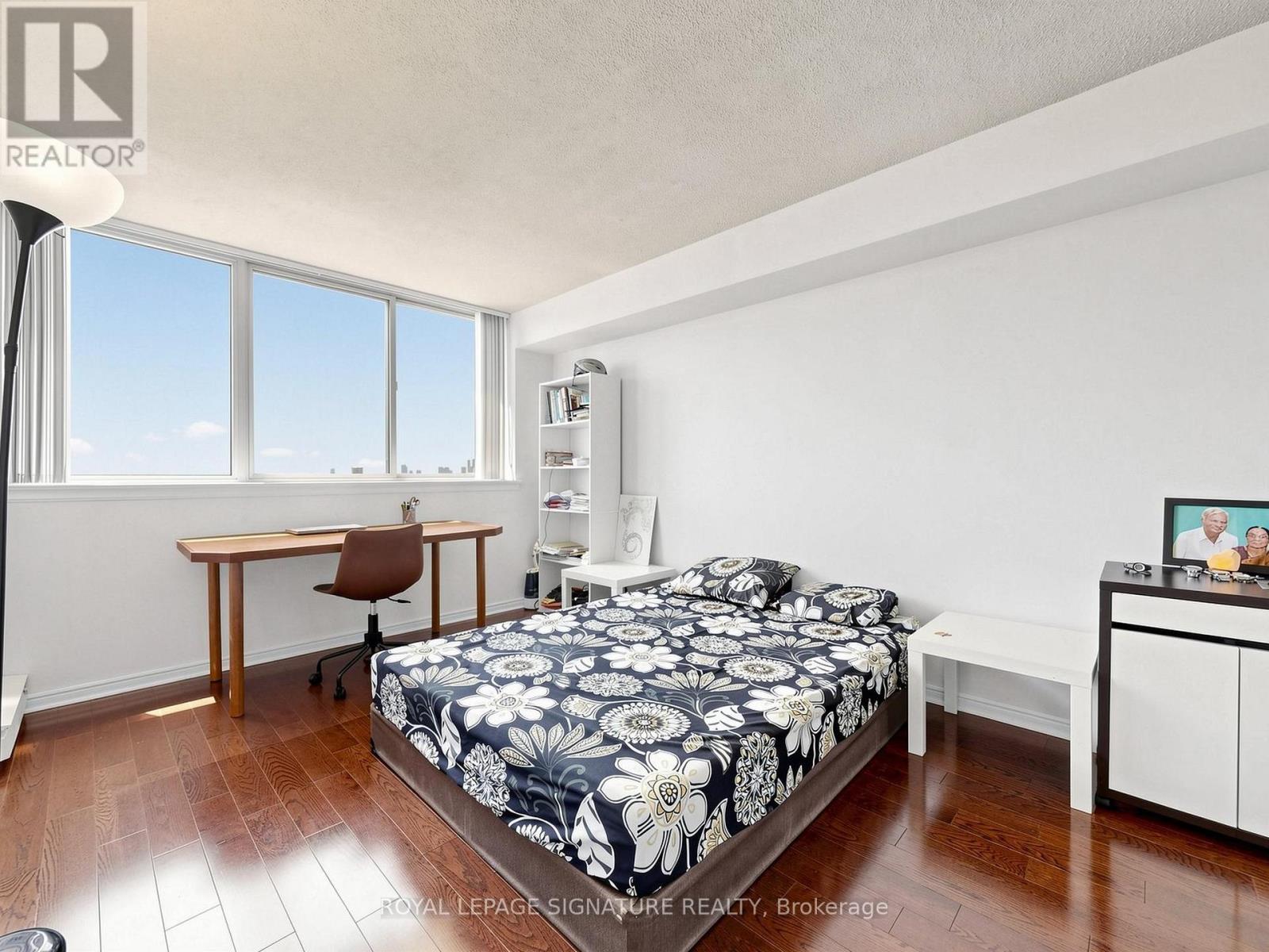 1808 - 1360 Rathburn Road E, Mississauga, Ontario  L4W 4H4 - Photo 14 - W13500706