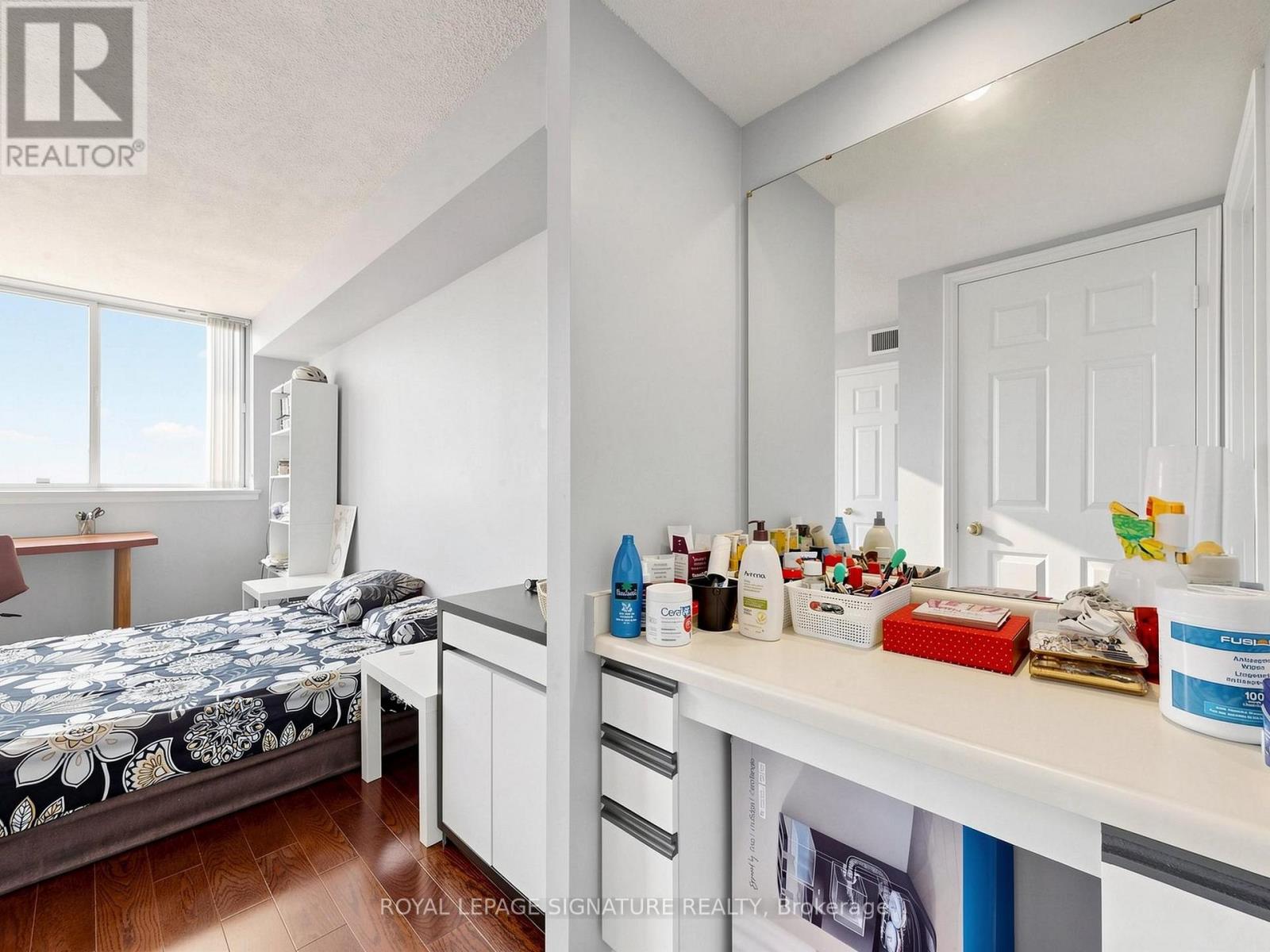 1808 - 1360 Rathburn Road E, Mississauga, Ontario  L4W 4H4 - Photo 16 - W13500706