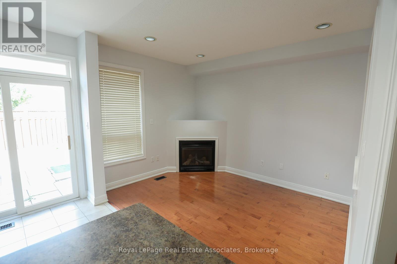 124 Nathaniel Crescent, Brampton, Ontario  L6Y 5M3 - Photo 4 - W13500746
