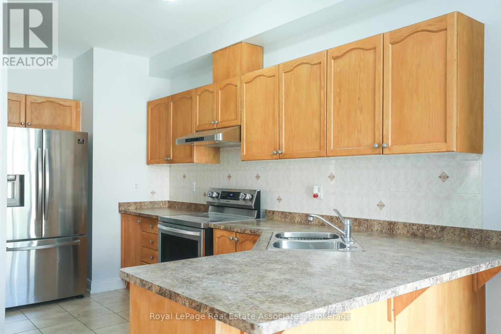 124 Nathaniel Crescent, Brampton, Ontario  L6Y 5M3 - Photo 5 - W13500746