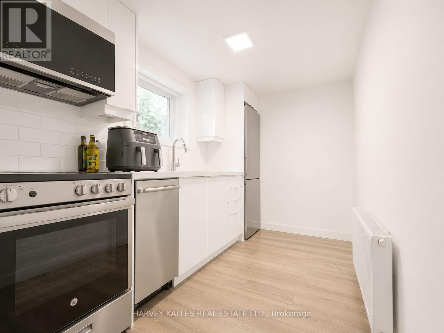 1 - 521 Browns Line, Toronto, Ontario  M8W 3V1 - Photo 2 - W13500882