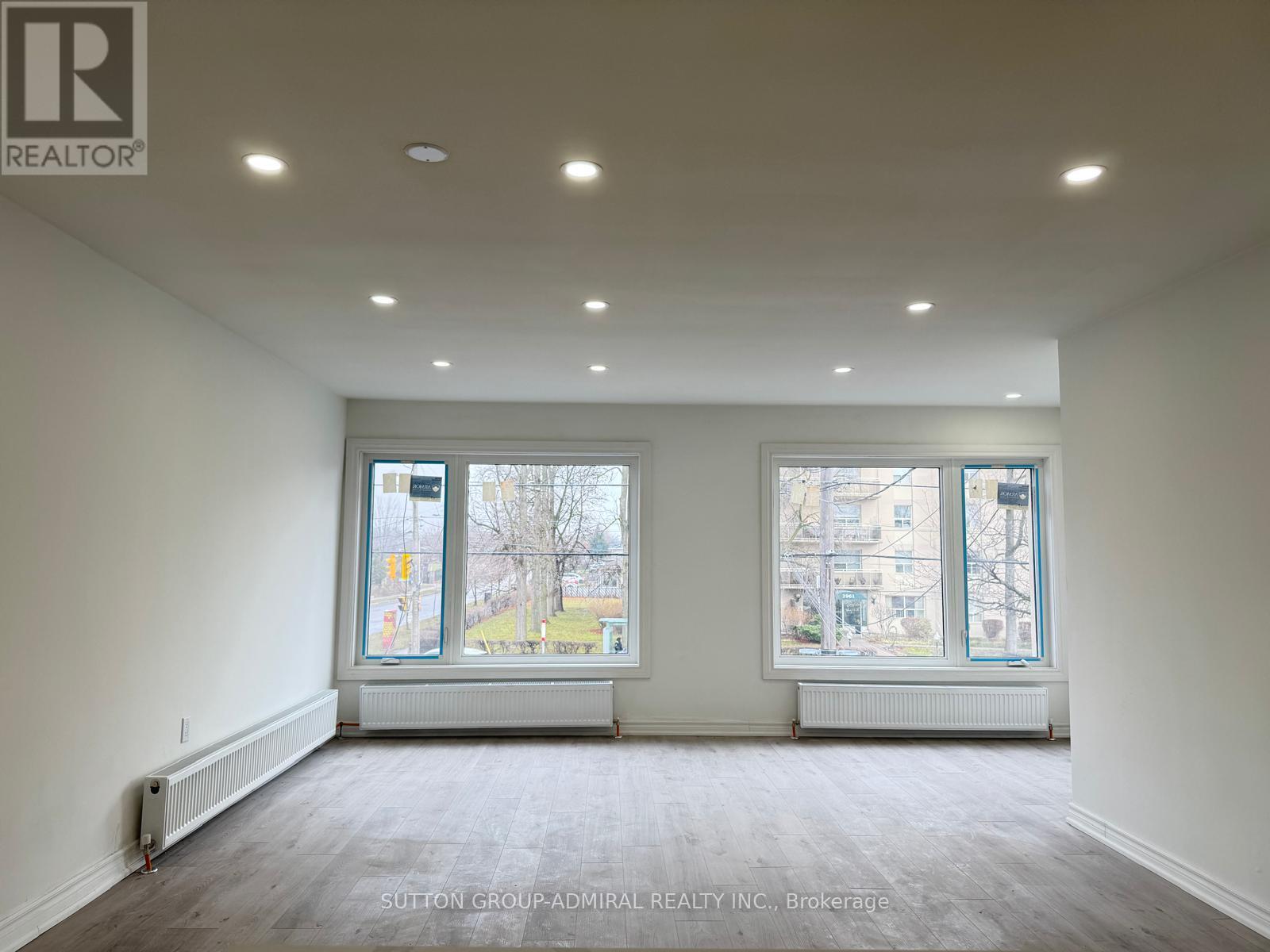 2986a Dufferin Street, Toronto, Ontario  M6B 3T3 - Photo 2 - W13500884