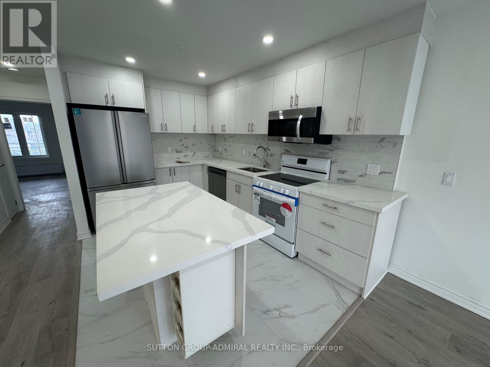2986a Dufferin Street, Toronto, Ontario  M6B 3T3 - Photo 3 - W13500884