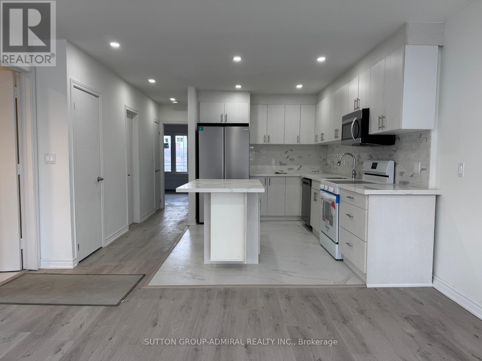 2986a Dufferin Street, Toronto, Ontario  M6B 3T3 - Photo 4 - W13500884