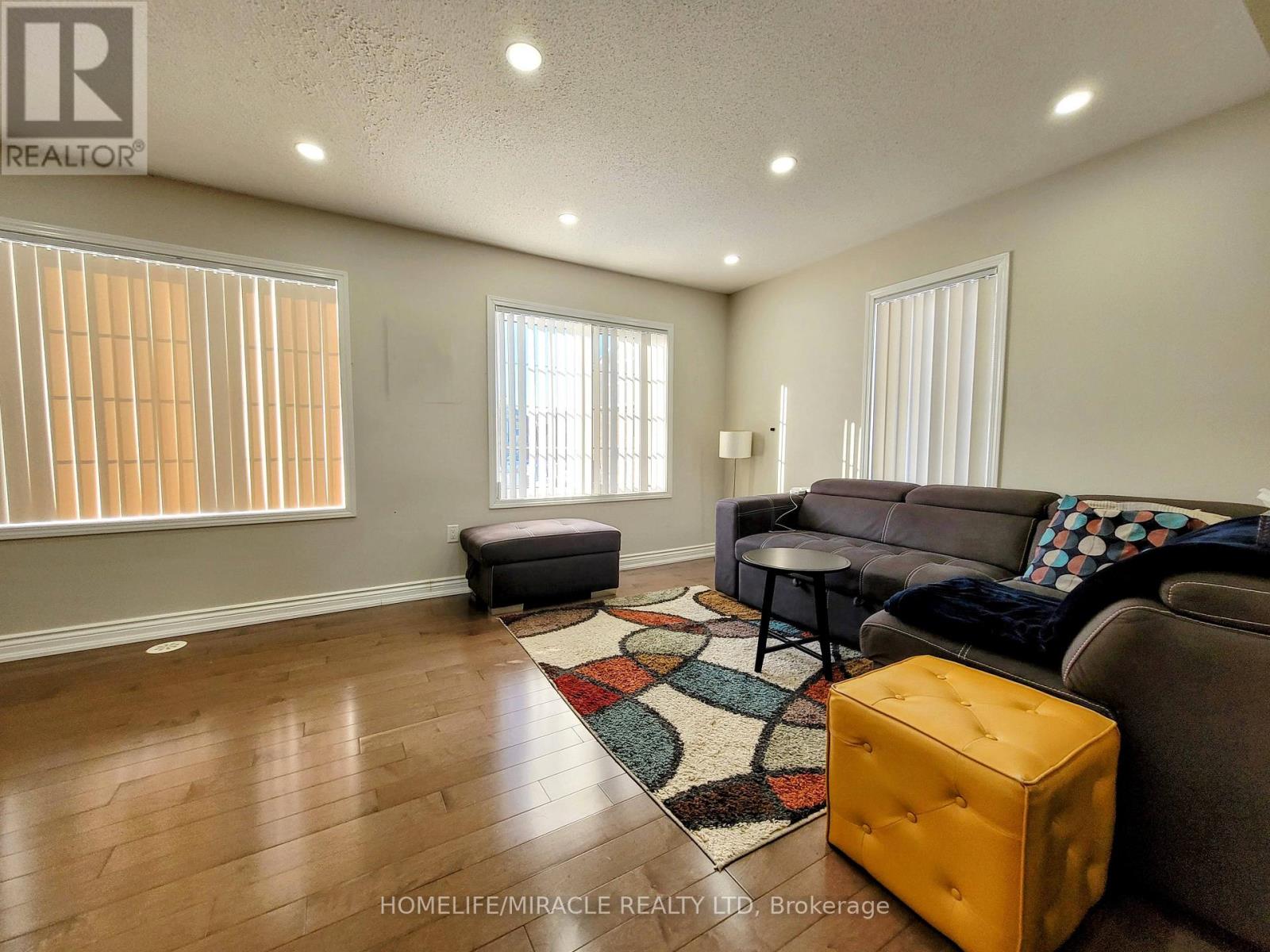 34 Donomore Drive, Brampton (Northwest Brampton), Ontario  L7A 0S7 - Photo 10 - W13500932