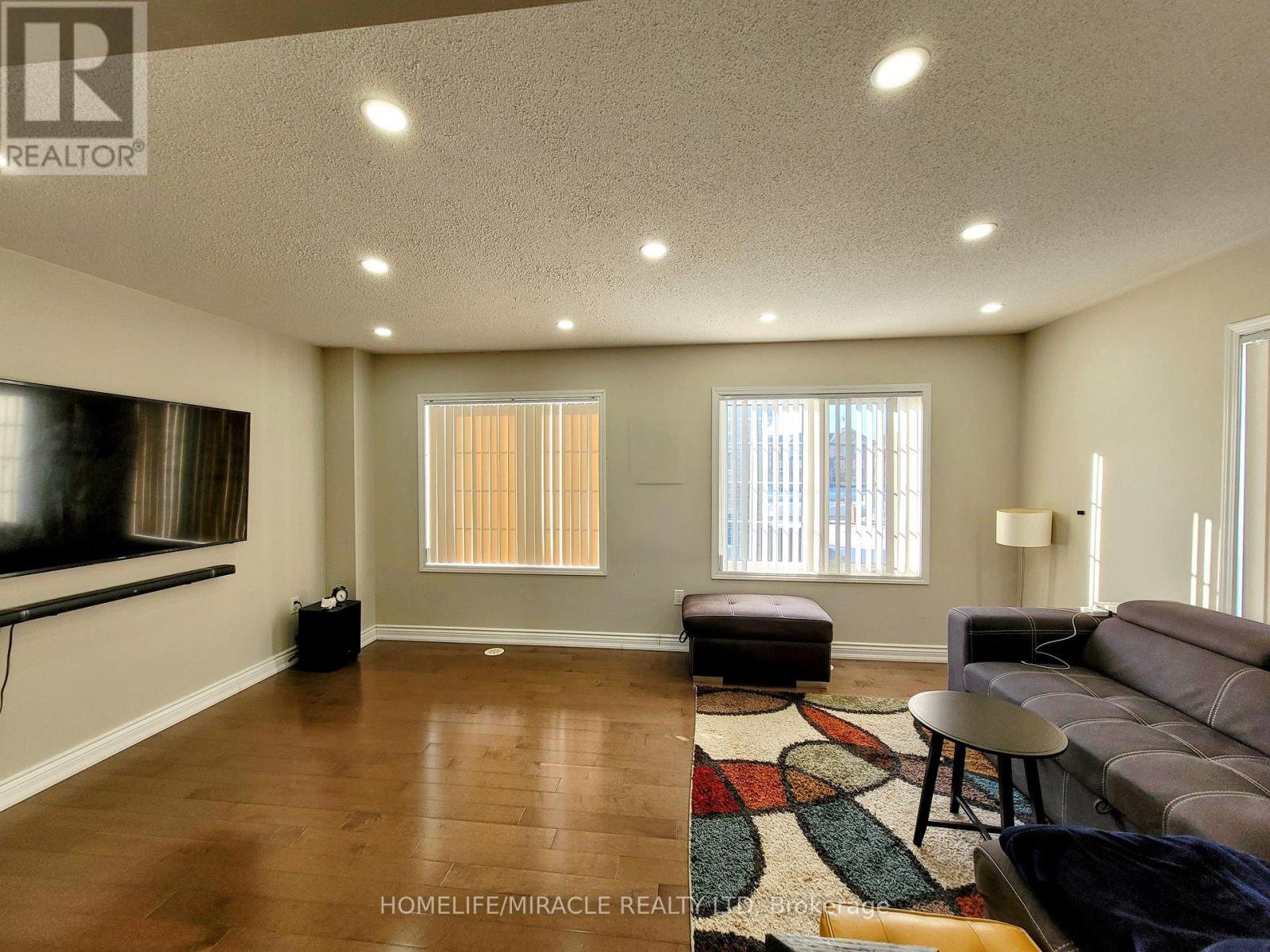 34 Donomore Drive, Brampton (Northwest Brampton), Ontario  L7A 0S7 - Photo 12 - W13500932