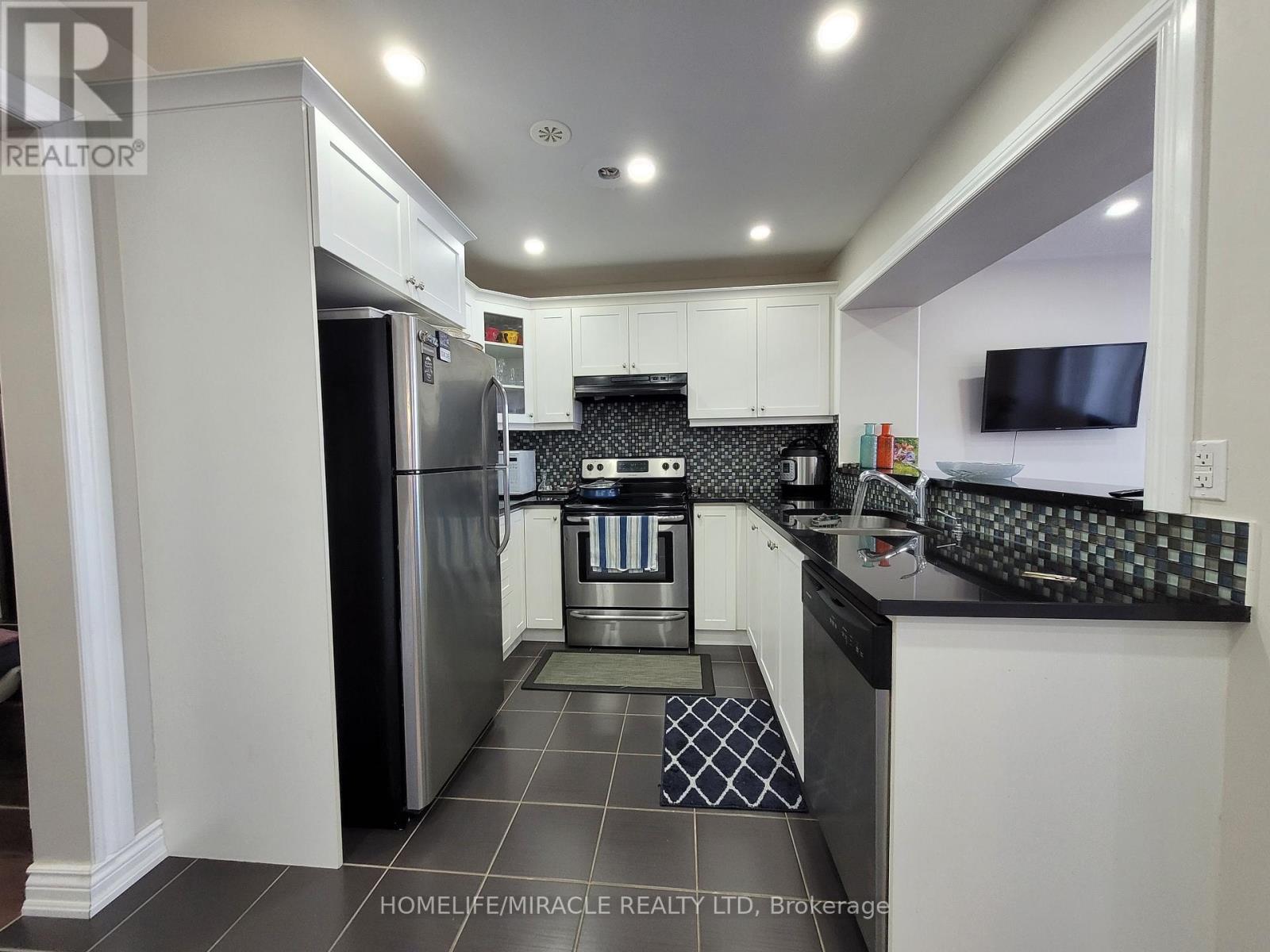 34 Donomore Drive, Brampton (Northwest Brampton), Ontario  L7A 0S7 - Photo 14 - W13500932