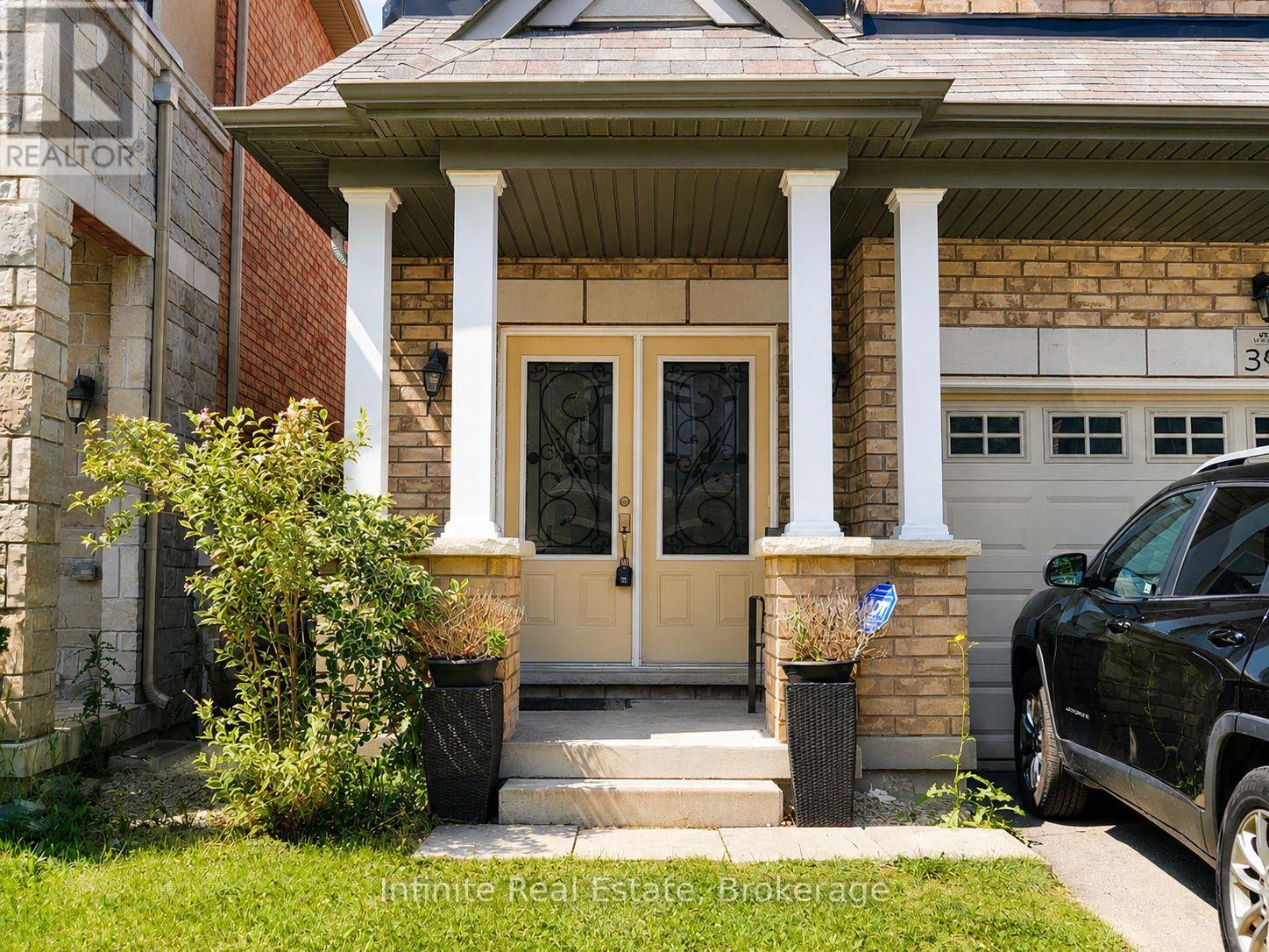 39 Lola Crescent, Brampton, Ontario  L7A 0A8 - Photo 3 - W13486564