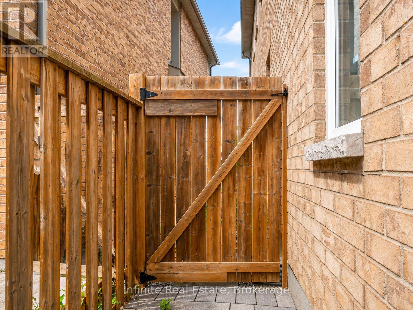 39 Lola Crescent, Brampton, Ontario  L7A 0A8 - Photo 44 - W13486564