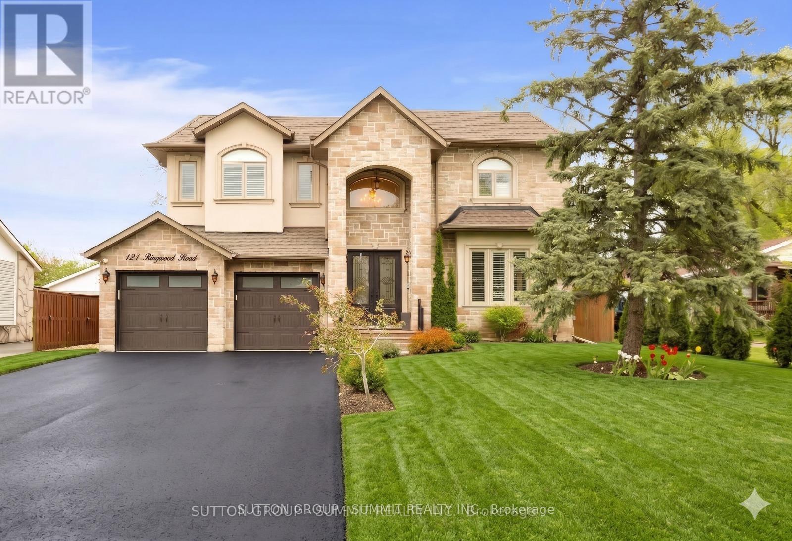 121 RINGWOOD ROAD, Oakville, Ontario
