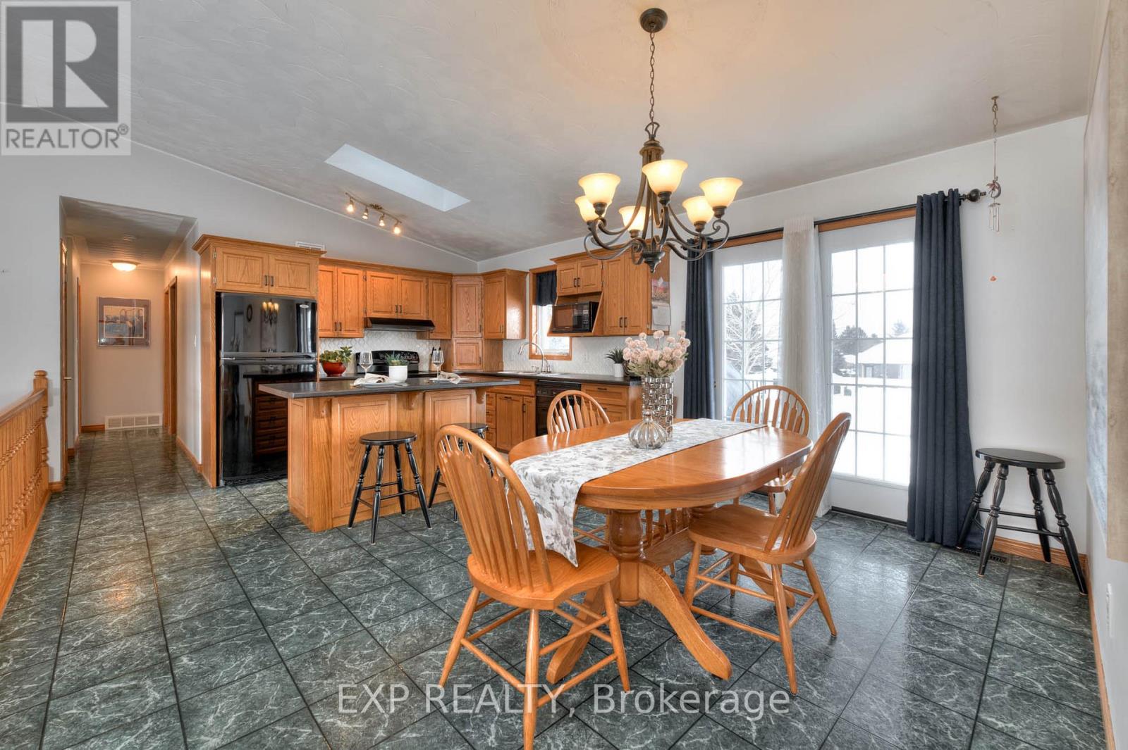 763 Sports Drive, Huron East, Ontario  N0G 1H0 - Photo 12 - X12927104