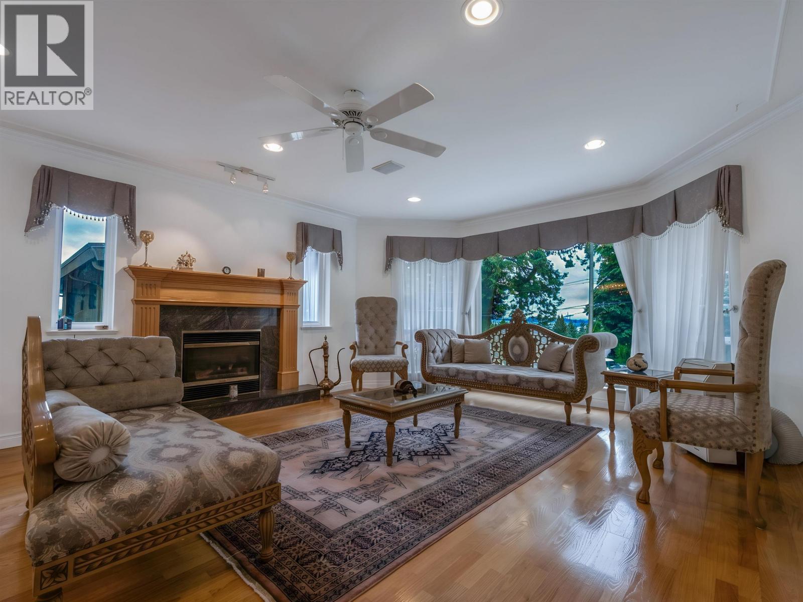 1224 E 14th Street, North Vancouver, British Columbia  V7J 1K2 - Photo 2 - R3140728
