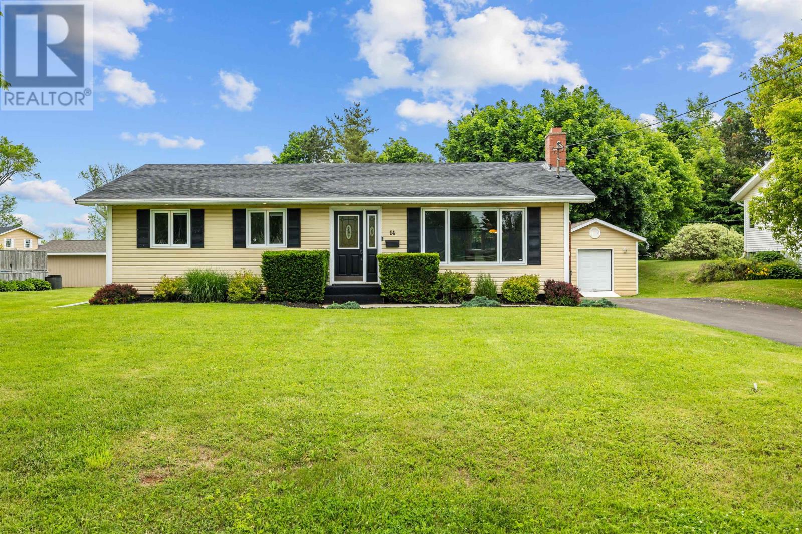 14 Southport Drive, Stratford, Prince Edward Island  C1B 2A6 - Photo 2 - 202615954