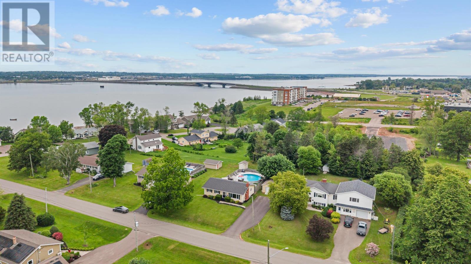 14 Southport Drive, Stratford, Prince Edward Island  C1B 2A6 - Photo 4 - 202615954
