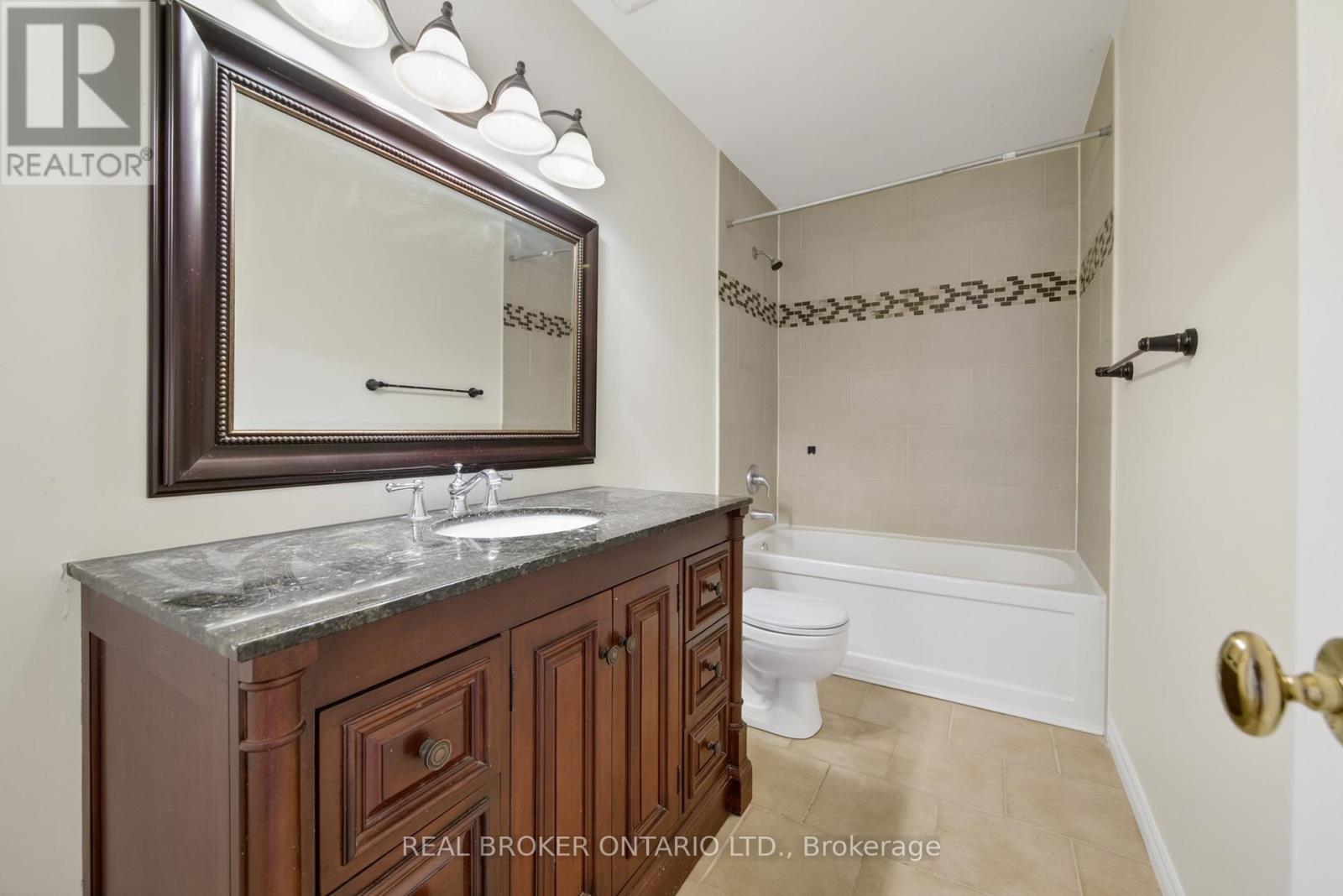198 Columbia Road, Barrie (Holly), Ontario  L4N 8C9 - Photo 17 - S13167280