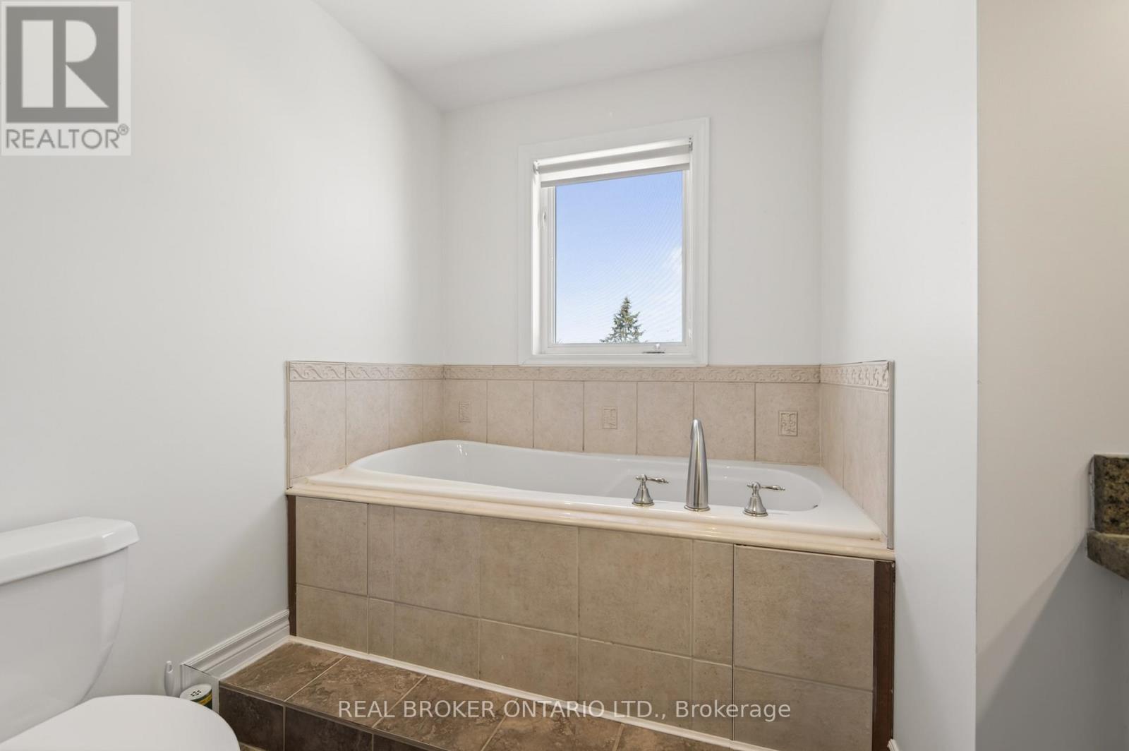 198 Columbia Road, Barrie (Holly), Ontario  L4N 8C9 - Photo 25 - S13167280