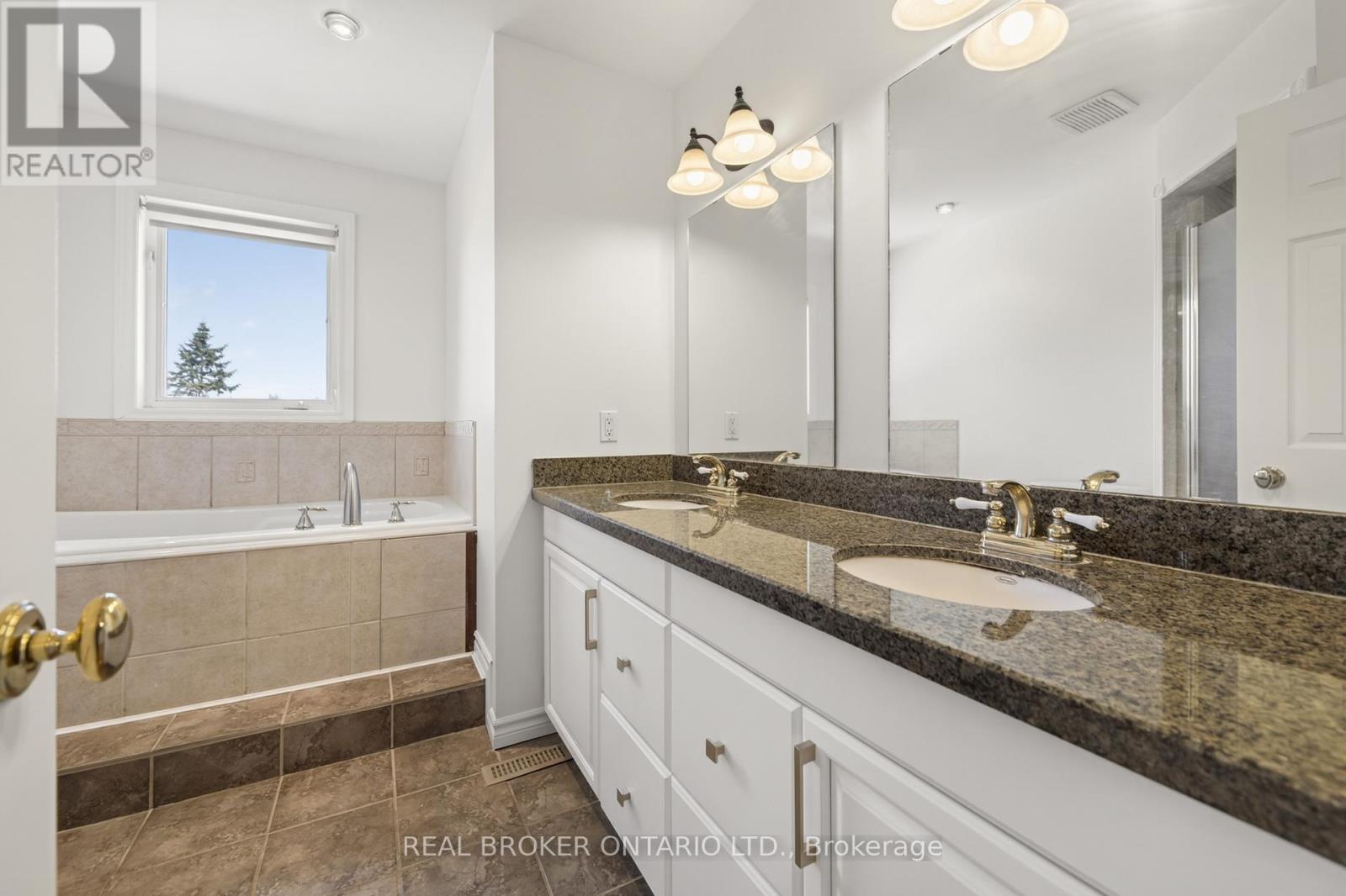 198 Columbia Road, Barrie (Holly), Ontario  L4N 8C9 - Photo 24 - S13167280