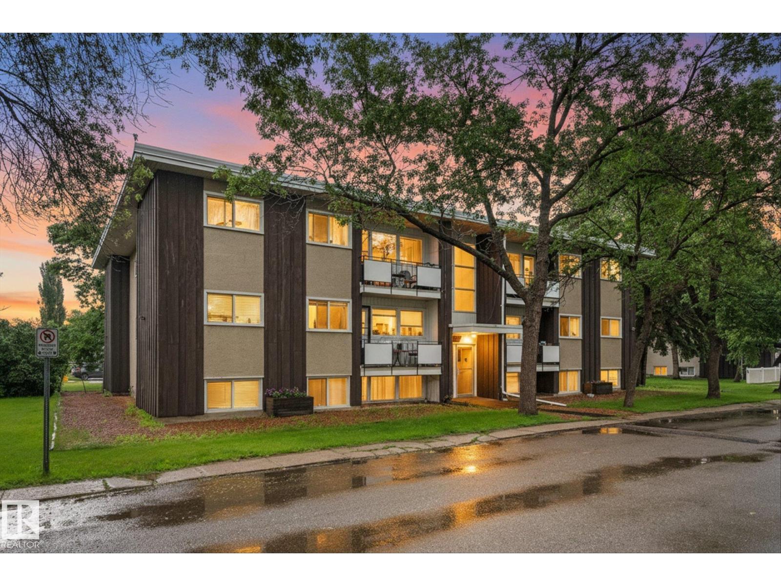 #9 5635 105 ST NW, Edmonton, Alberta