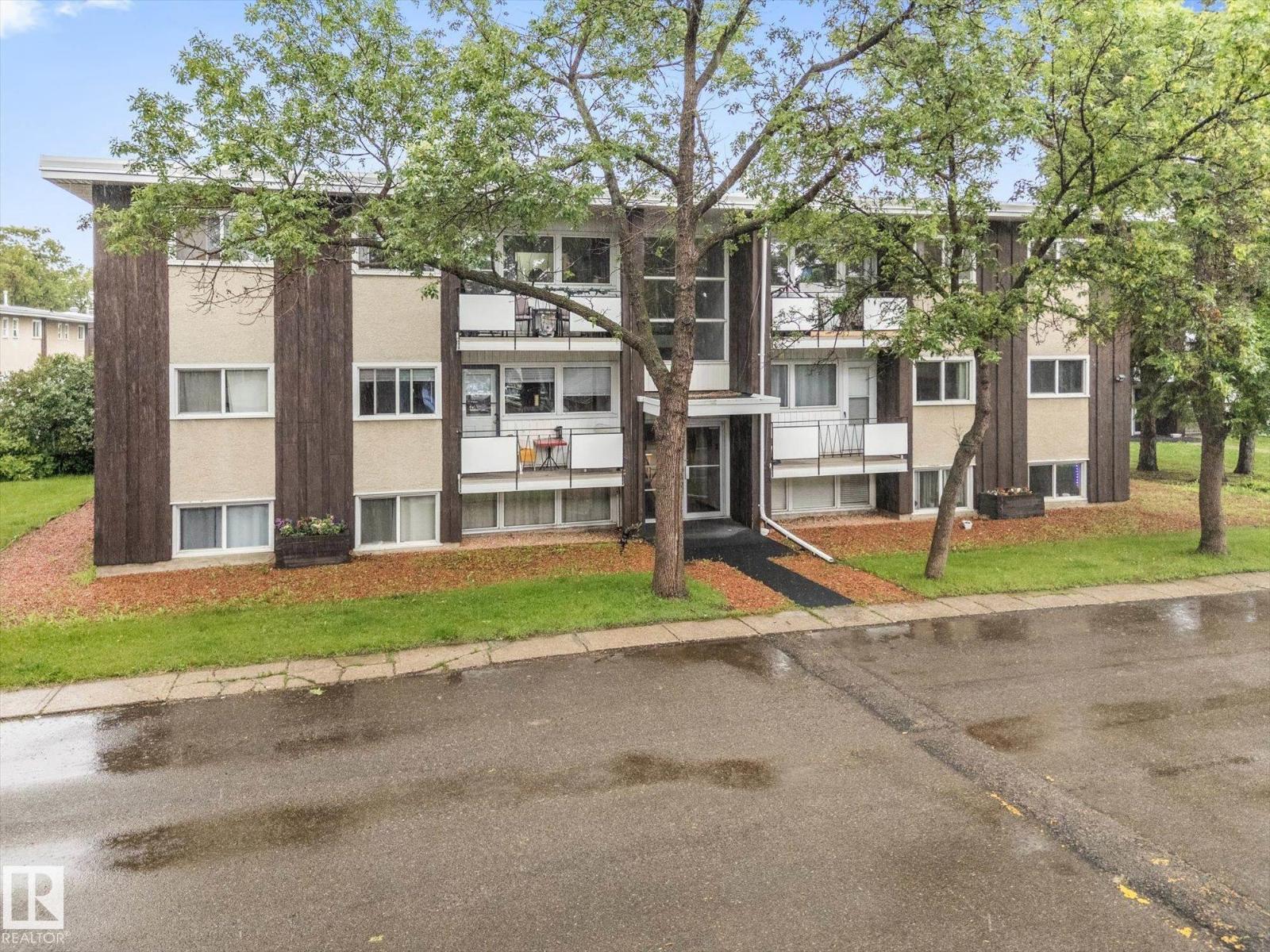 #9 5635 105 St NW, Edmonton, Alberta  T6H 2N2 - Photo 2 - E4496238