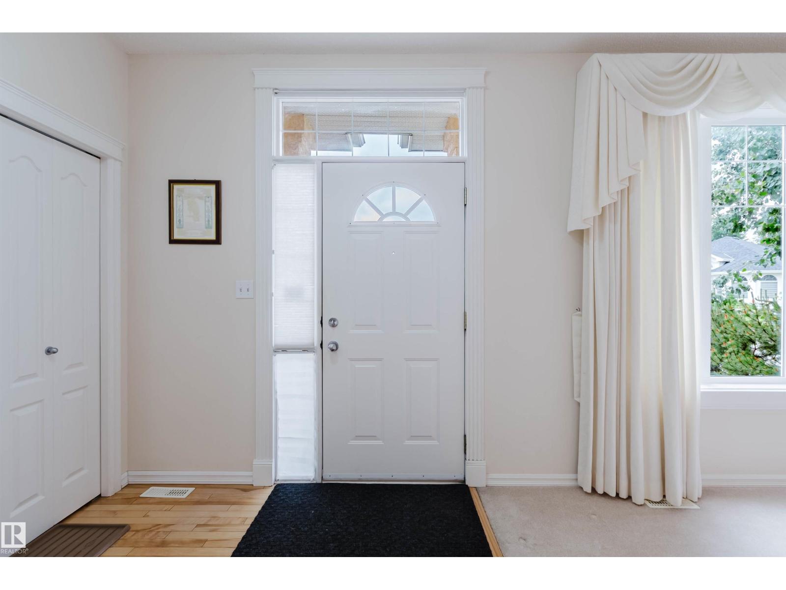 322 Livingstone Ct NW, Edmonton, Alberta  T6R 2T1 - Photo 6 - E4496240