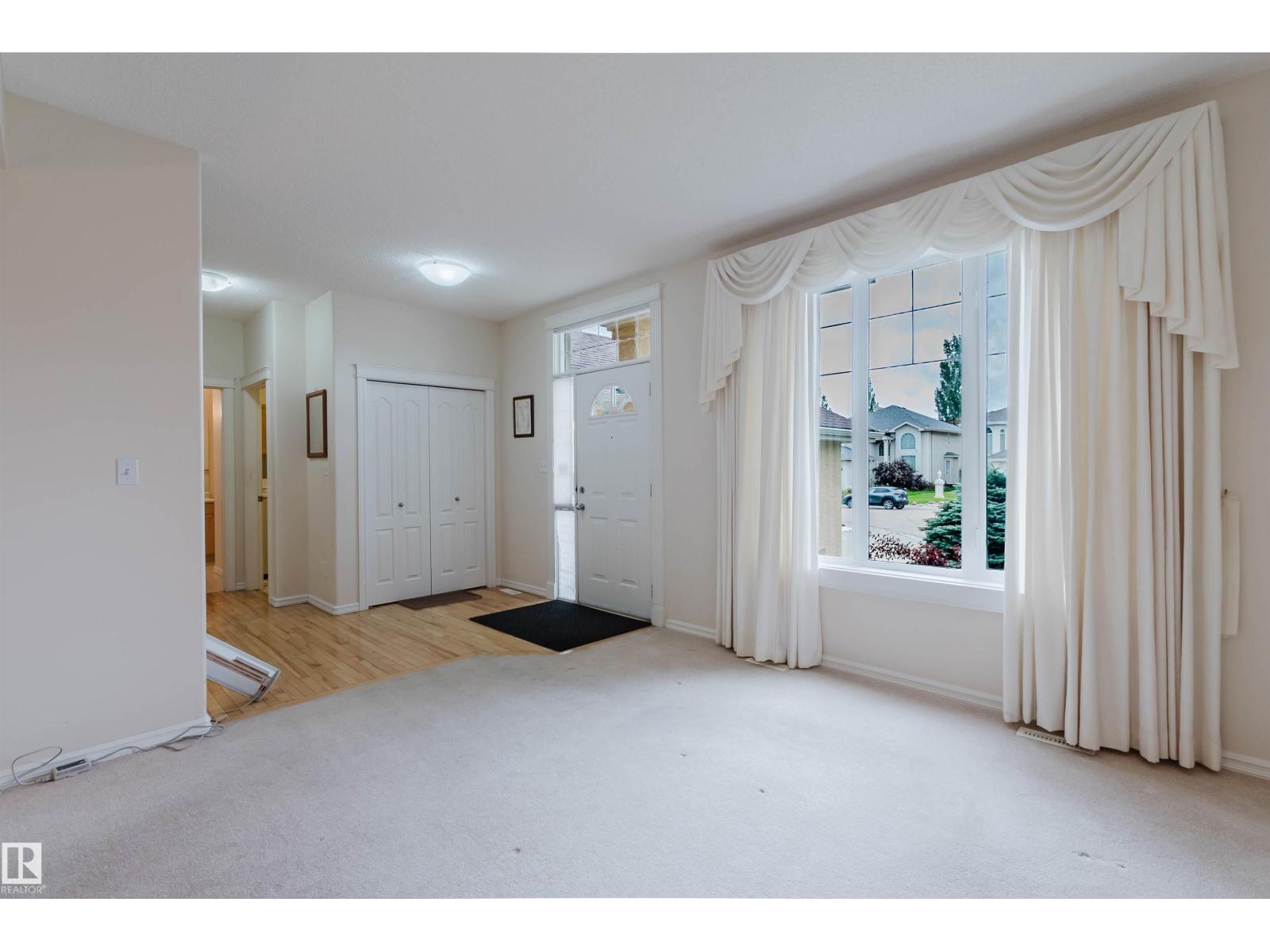 322 Livingstone Ct NW, Edmonton, Alberta  T6R 2T1 - Photo 7 - E4496240