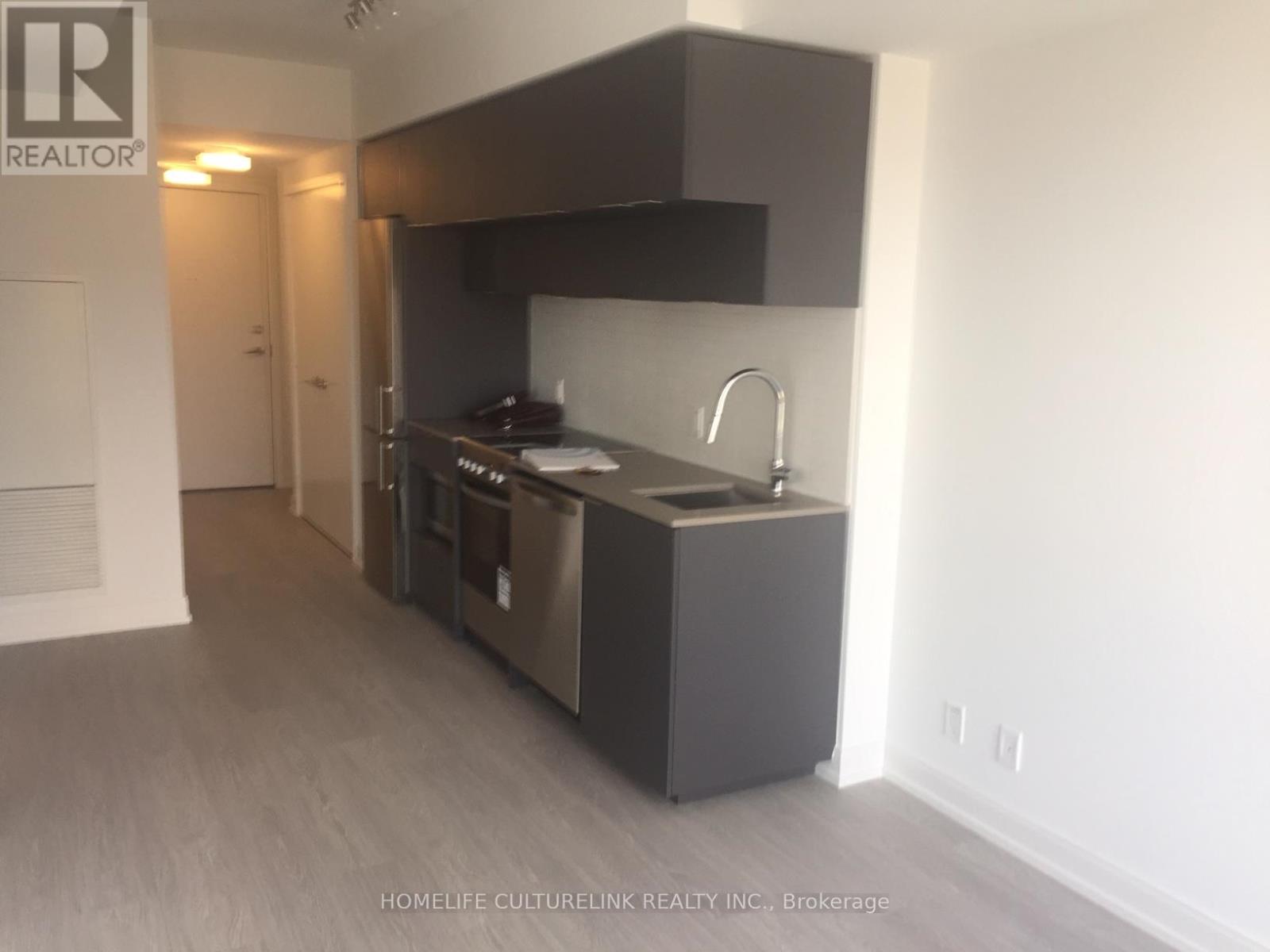 5215 - 181 DUNDAS STREET E - Photo 3