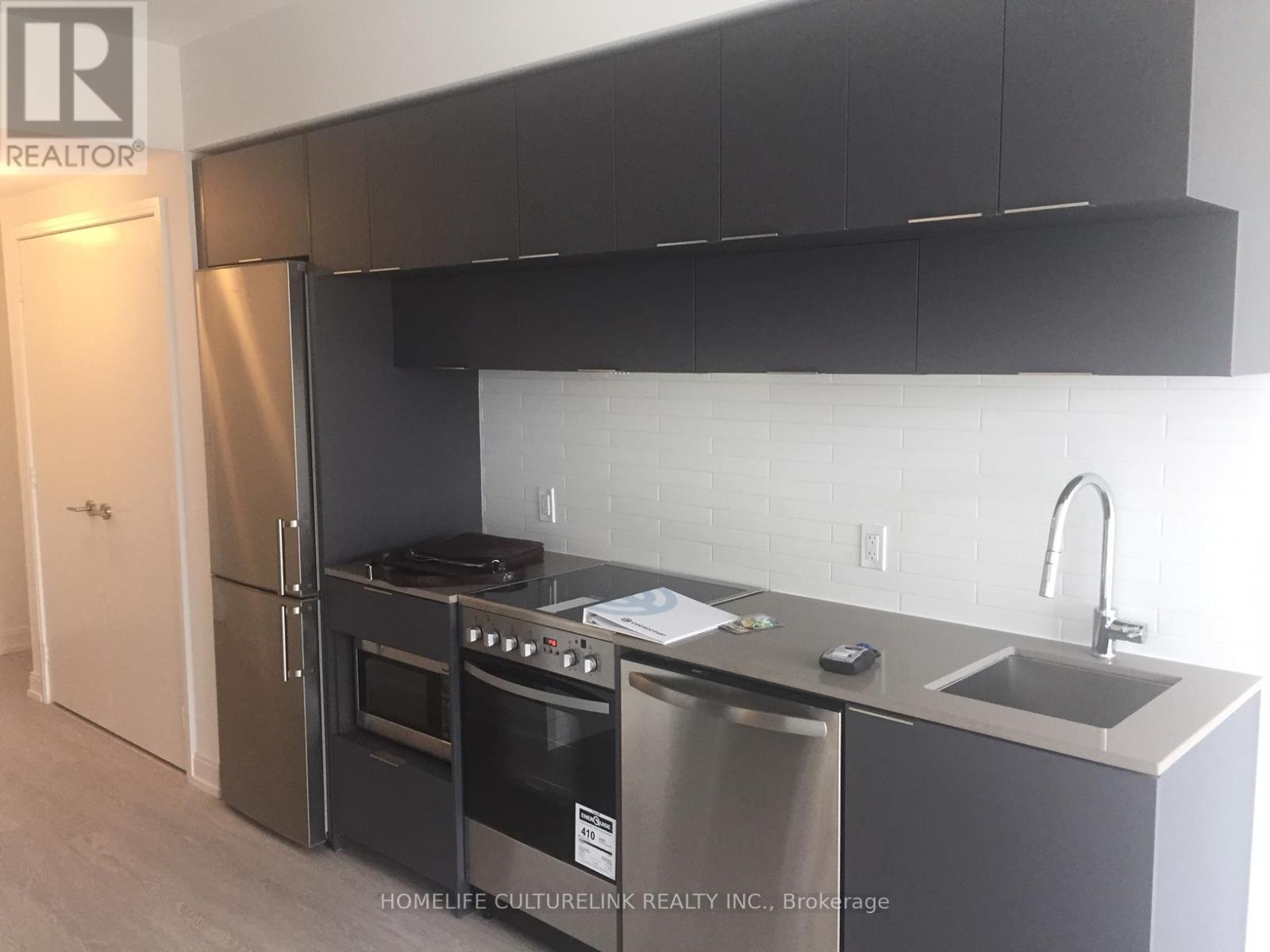 5215 - 181 DUNDAS STREET E - Photo 4