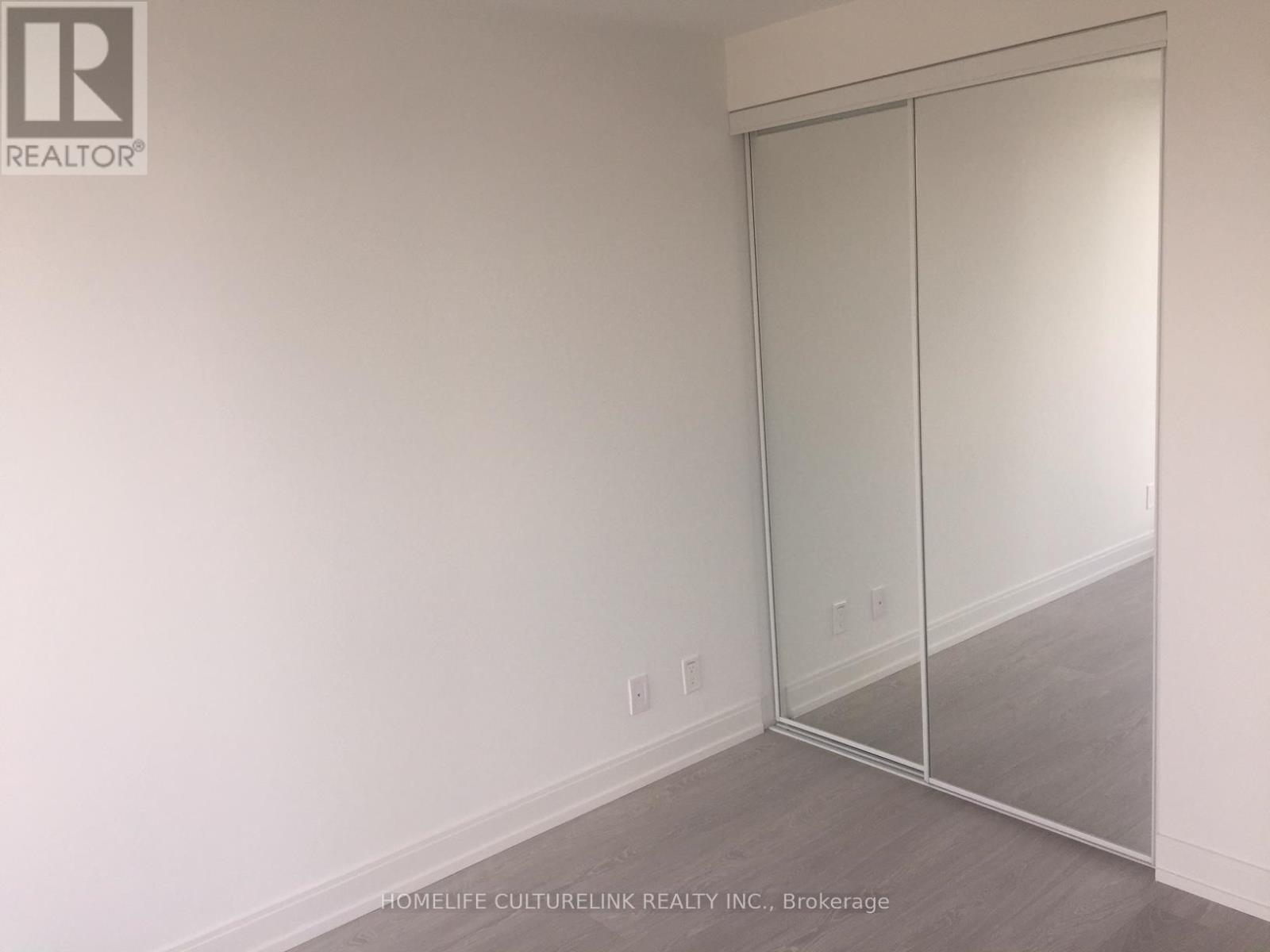 5215 - 181 DUNDAS STREET E - Photo 9