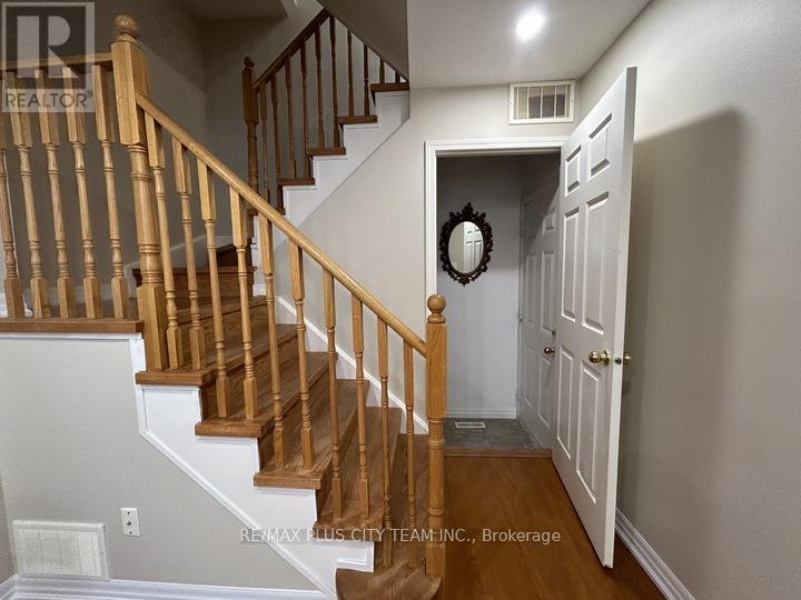 10 Cullcastle Street W, Ajax, Ontario  L1S 0A9 - Photo 12 - E13500990
