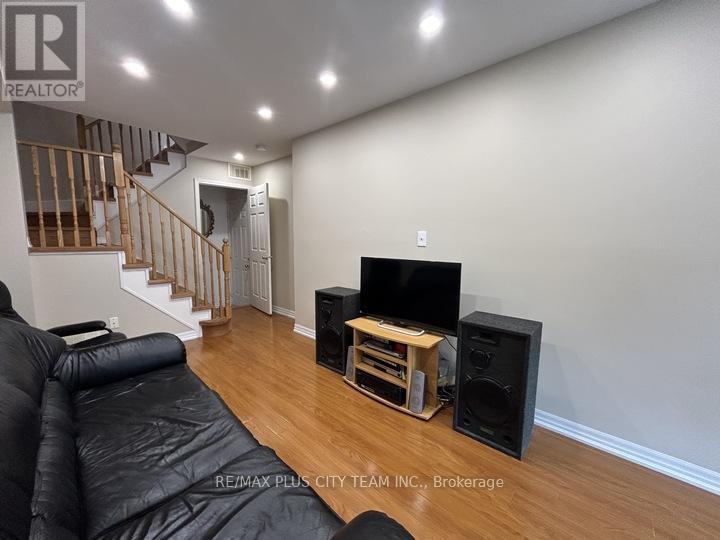 10 Cullcastle Street W, Ajax, Ontario  L1S 0A9 - Photo 4 - E13500990