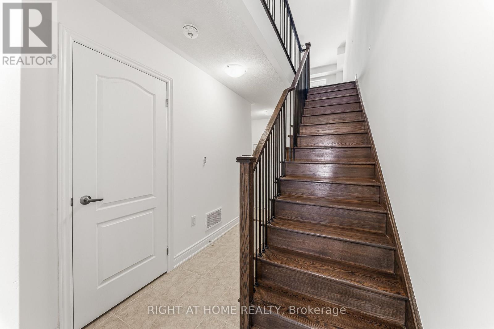 6177 Kingston Road, Toronto, Ontario  M1C 1K8 - Photo 2 - E13501084