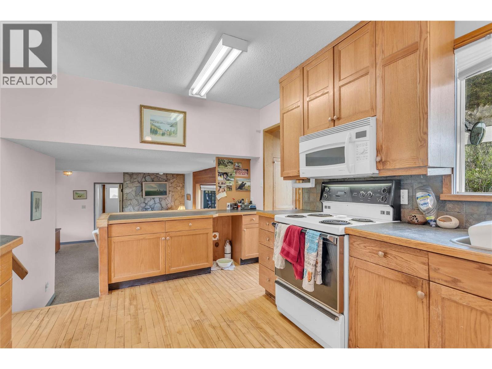 15370 Old Mission Road, Lake Country, British Columbia  V4V 2G5 - Photo 12 - 10392622