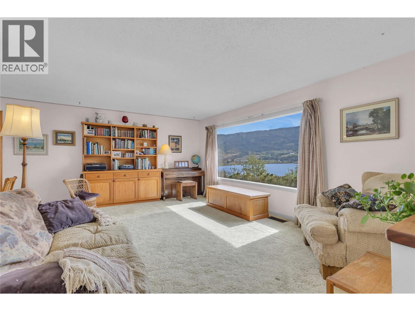 15370 Old Mission Road, Lake Country, British Columbia  V4V 2G5 - Photo 6 - 10392622
