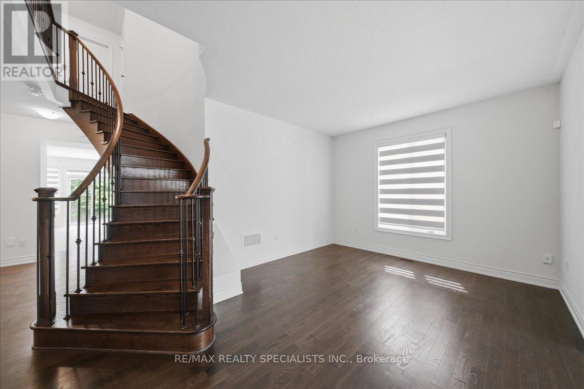 281 Blue Dasher Boulevard, Bradford West Gwillimbury, Ontario  L3Z 4H8 - Photo 5 - N13501038